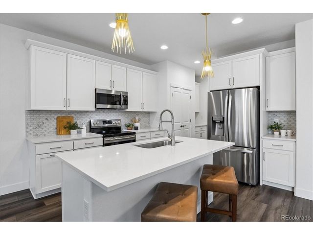 9752 Ash Ln, Thornton, CO 80229