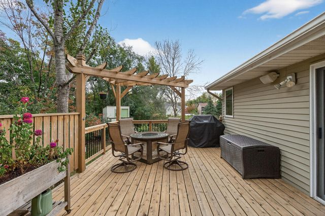 5241 Lexington Court SE, Prior Lake, MN 55372