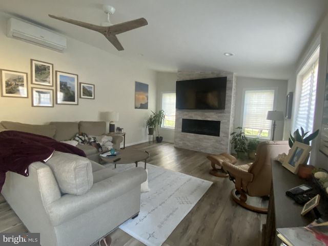 417 SUFFOLK RD, Flourtown, PA 19031