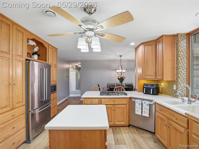 10839 9 Mile Road, Whitmore Lake, MI 48189