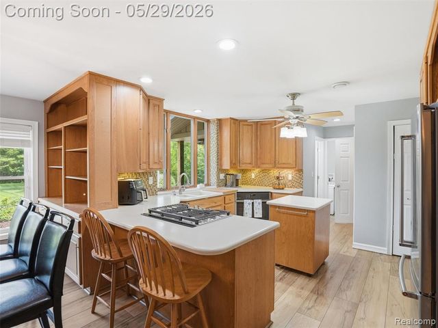10839 9 Mile Road, Whitmore Lake, MI 48189