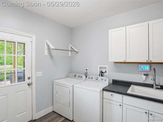 10839 9 Mile Road, Whitmore Lake, MI 48189