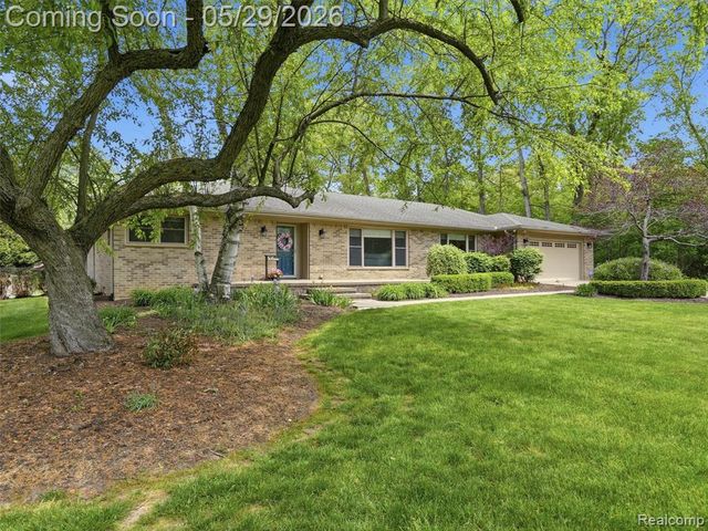 10839 9 Mile Road, Whitmore Lake, MI 48189