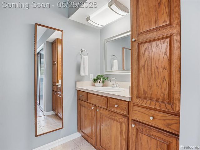 10839 9 Mile Road, Whitmore Lake, MI 48189