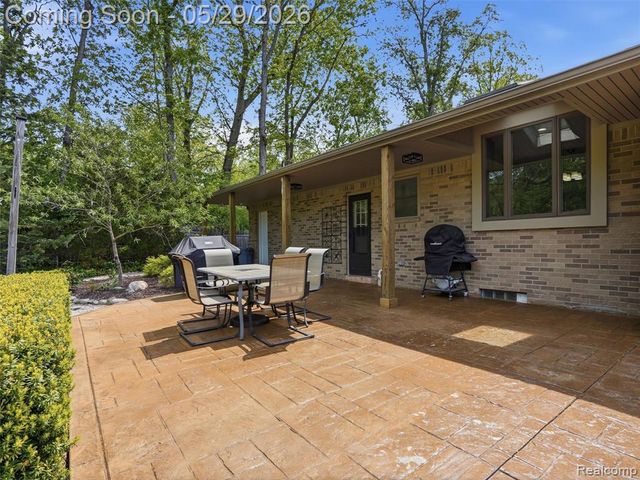 10839 9 Mile Road, Whitmore Lake, MI 48189