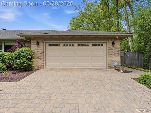 10839 9 Mile Road, Whitmore Lake, MI 48189