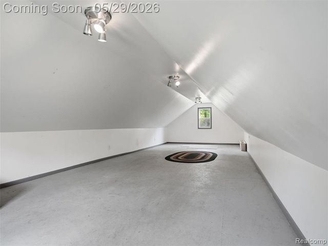 10839 9 Mile Road, Whitmore Lake, MI 48189
