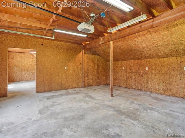 10839 9 Mile Road, Whitmore Lake, MI 48189