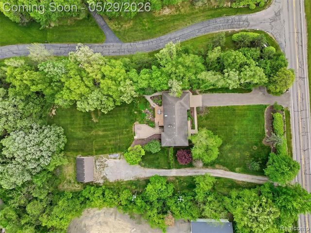 10839 9 Mile Road, Whitmore Lake, MI 48189