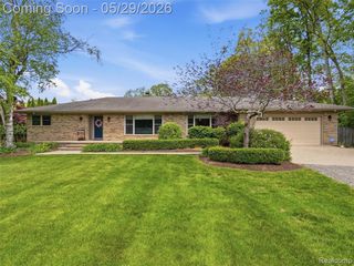 10839 9 Mile Road, Whitmore Lake, MI 48189