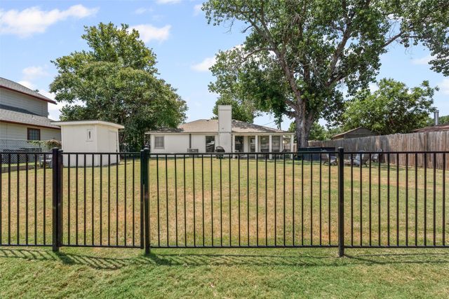 4603 Rendezvous Court, Granbury, TX 76049