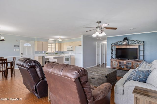 1608 E B North Street, Rayne, LA 70578