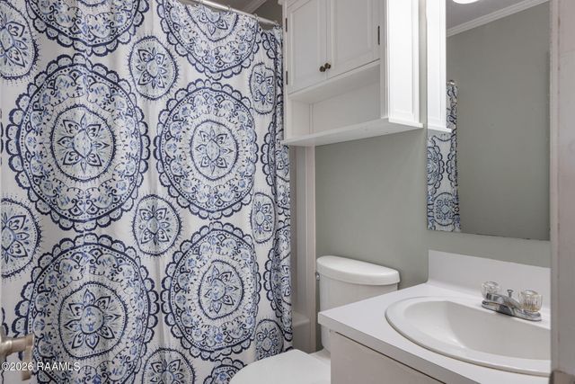 1608 E B North Street, Rayne, LA 70578