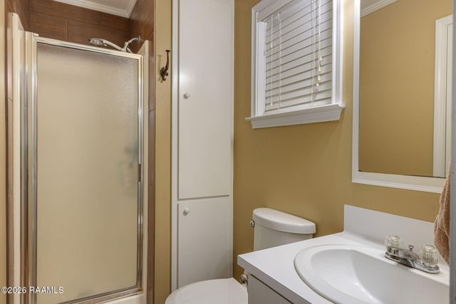 1608 E B North Street, Rayne, LA 70578