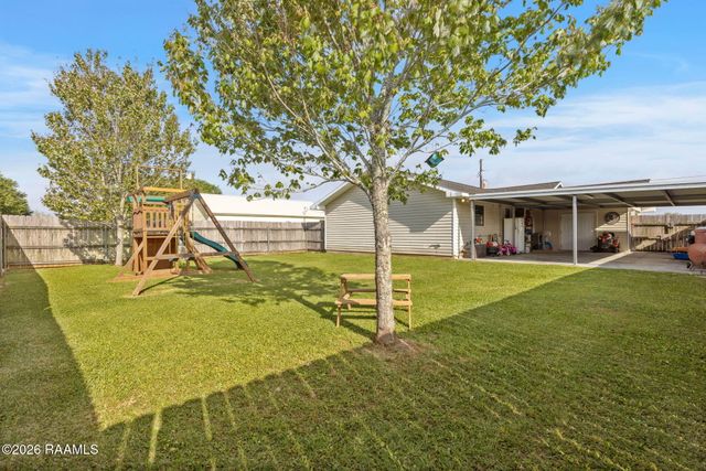 1608 E B North Street, Rayne, LA 70578