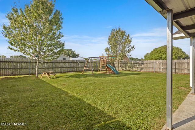 1608 E B North Street, Rayne, LA 70578