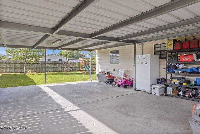 1608 E B North Street, Rayne, LA 70578