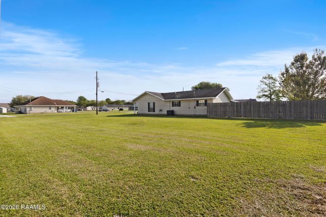 1608 E B North Street, Rayne, LA 70578
