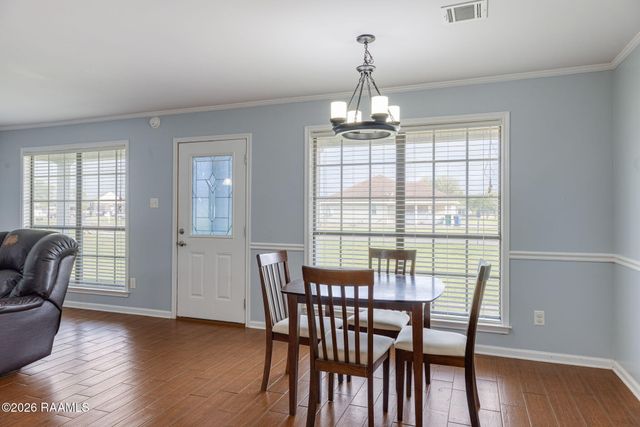 1608 E B North Street, Rayne, LA 70578