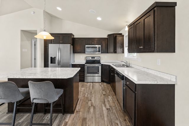3831 32nd Street S, Moorhead, MN 56560