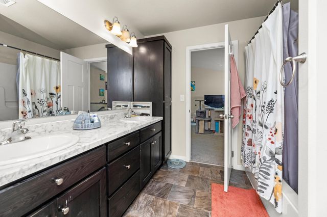 3831 32nd Street S, Moorhead, MN 56560