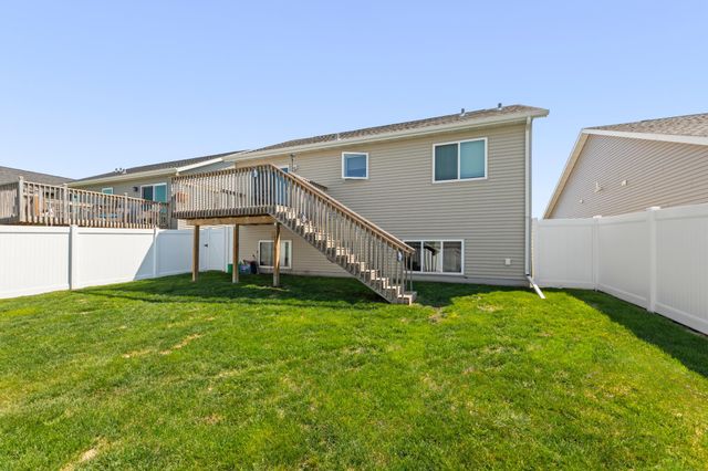 3831 32nd Street S, Moorhead, MN 56560