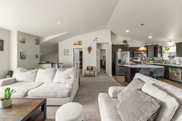 3831 32nd Street S, Moorhead, MN 56560