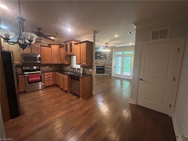 1119 Heritage Path Lane, Winston-salem, NC 27103