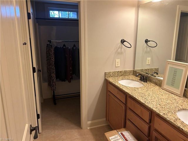 1119 Heritage Path Lane, Winston-salem, NC 27103