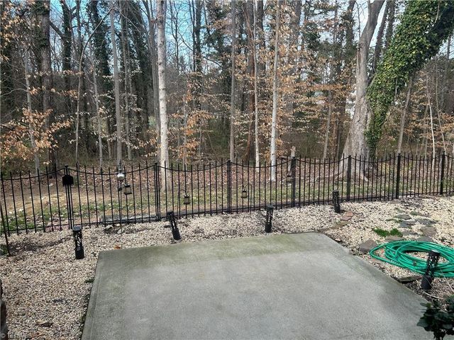 1119 Heritage Path Lane, Winston-salem, NC 27103