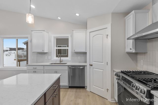 6600 Bellflower Drive SW 9, Zeeland, MI 49464