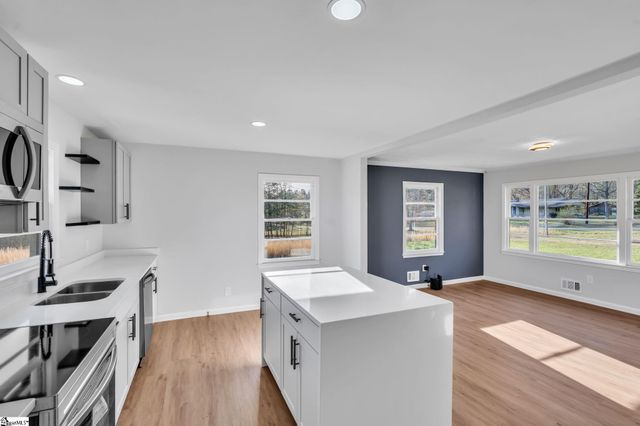 175 Blue Ridge Road, Campobello, SC 29322