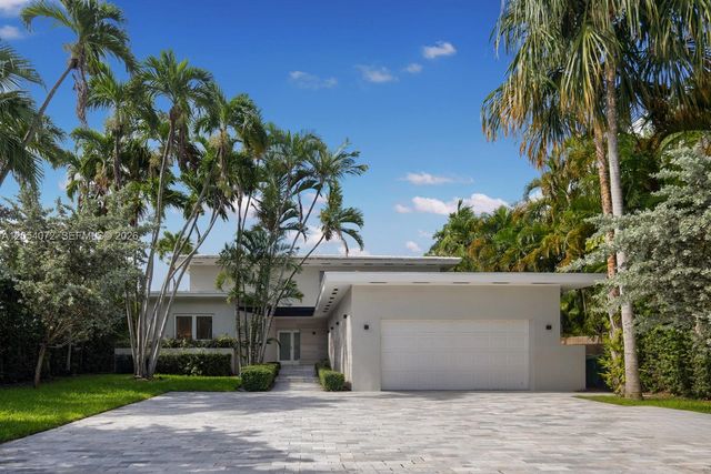 1300 S Venetian Way, Miami, FL 33139