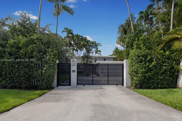 1300 S Venetian Way, Miami, FL 33139