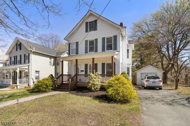 33 Woodside Ave, Newton Town, NJ 07860