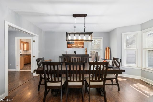 33 Woodside Ave, Newton Town, NJ 07860