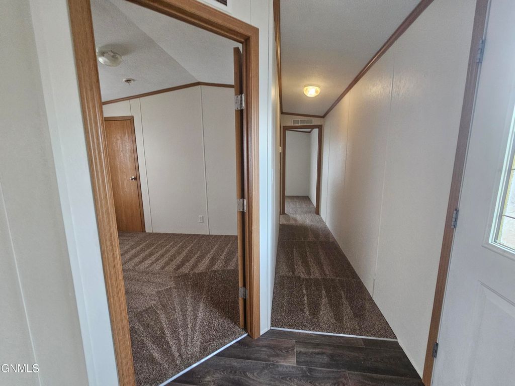 1005 27th Street W, Williston, ND 58801 photo 14