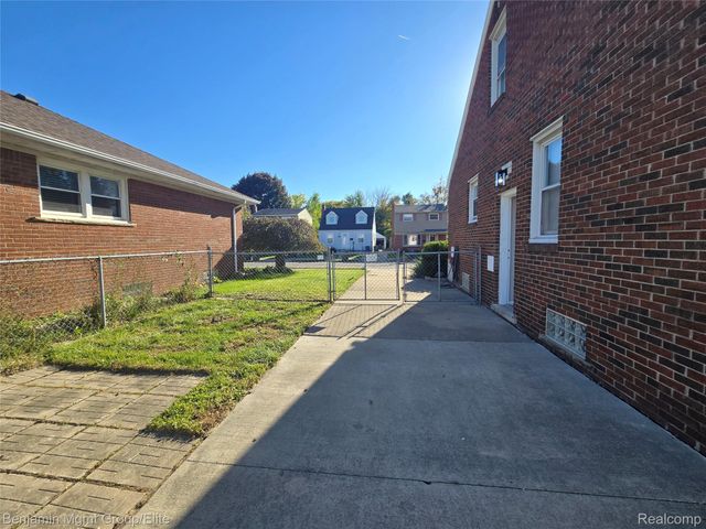 1590 Mill Street, Lincoln Park, MI 48146