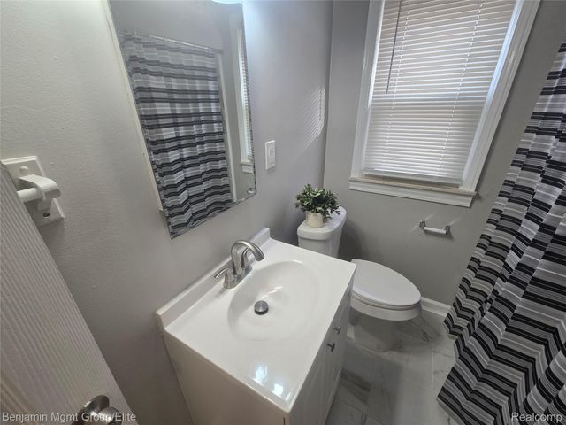 1590 Mill Street, Lincoln Park, MI 48146