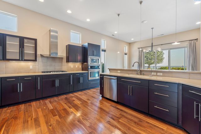 1352 Westgate Way, Richland, WA 99352