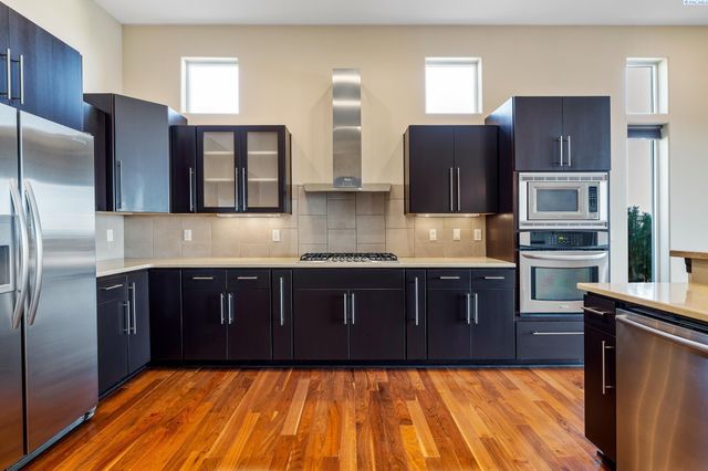 1352 Westgate Way, Richland, WA 99352