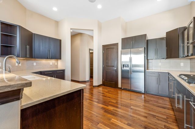 1352 Westgate Way, Richland, WA 99352