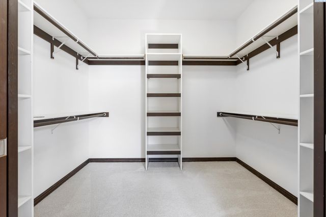 1352 Westgate Way, Richland, WA 99352