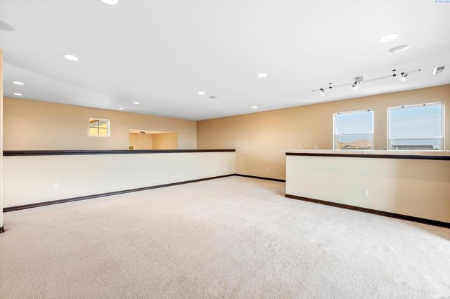 1352 Westgate Way, Richland, WA 99352