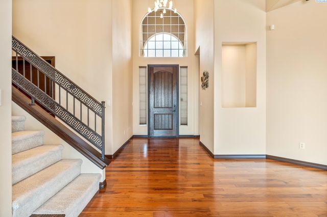 1352 Westgate Way, Richland, WA 99352