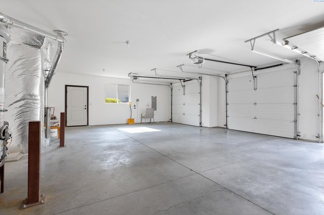 1352 Westgate Way, Richland, WA 99352