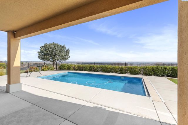 1352 Westgate Way, Richland, WA 99352