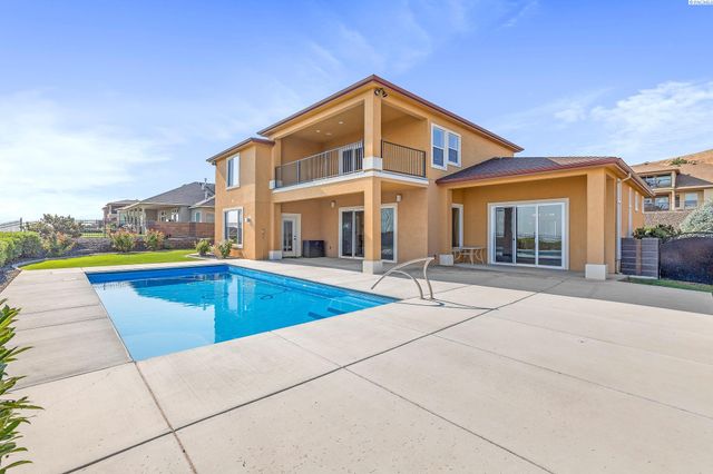 1352 Westgate Way, Richland, WA 99352