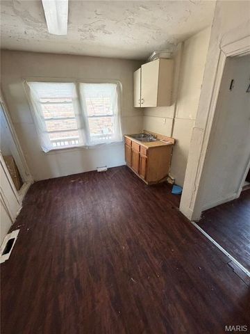 6706 Stratford Avenue, Pine Lawn, MO 63121