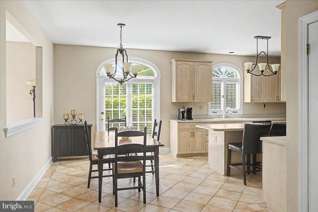 96 AUTUMN DR, Newtown, PA 18940